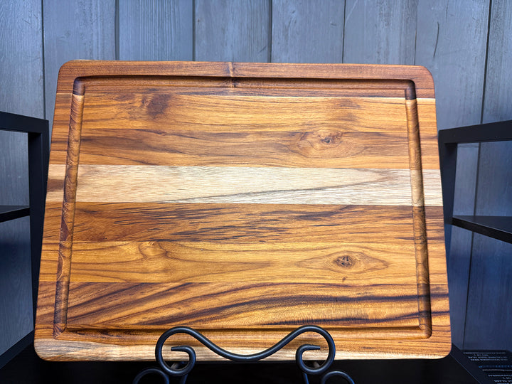 Engraved Turtle Design Cutting Board with Juice Groove